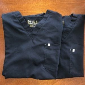 Figs Thread for Thread Black Scrub Top. Large